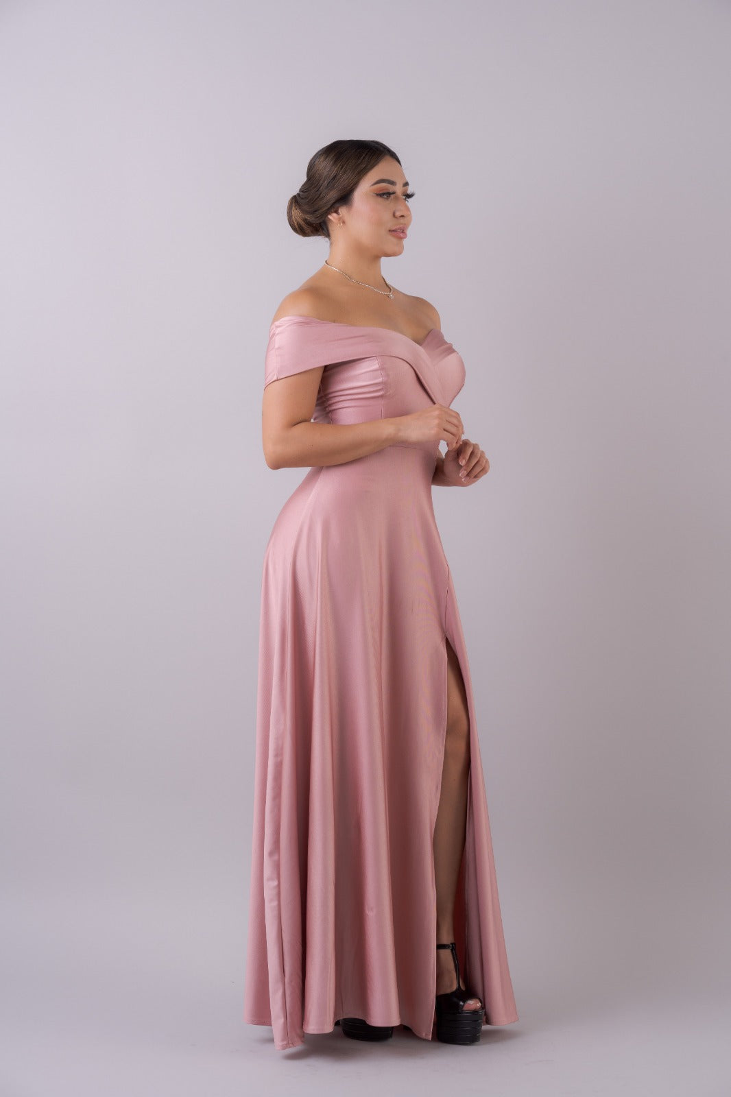 Vestido Largo con Solapa Corte Princesa