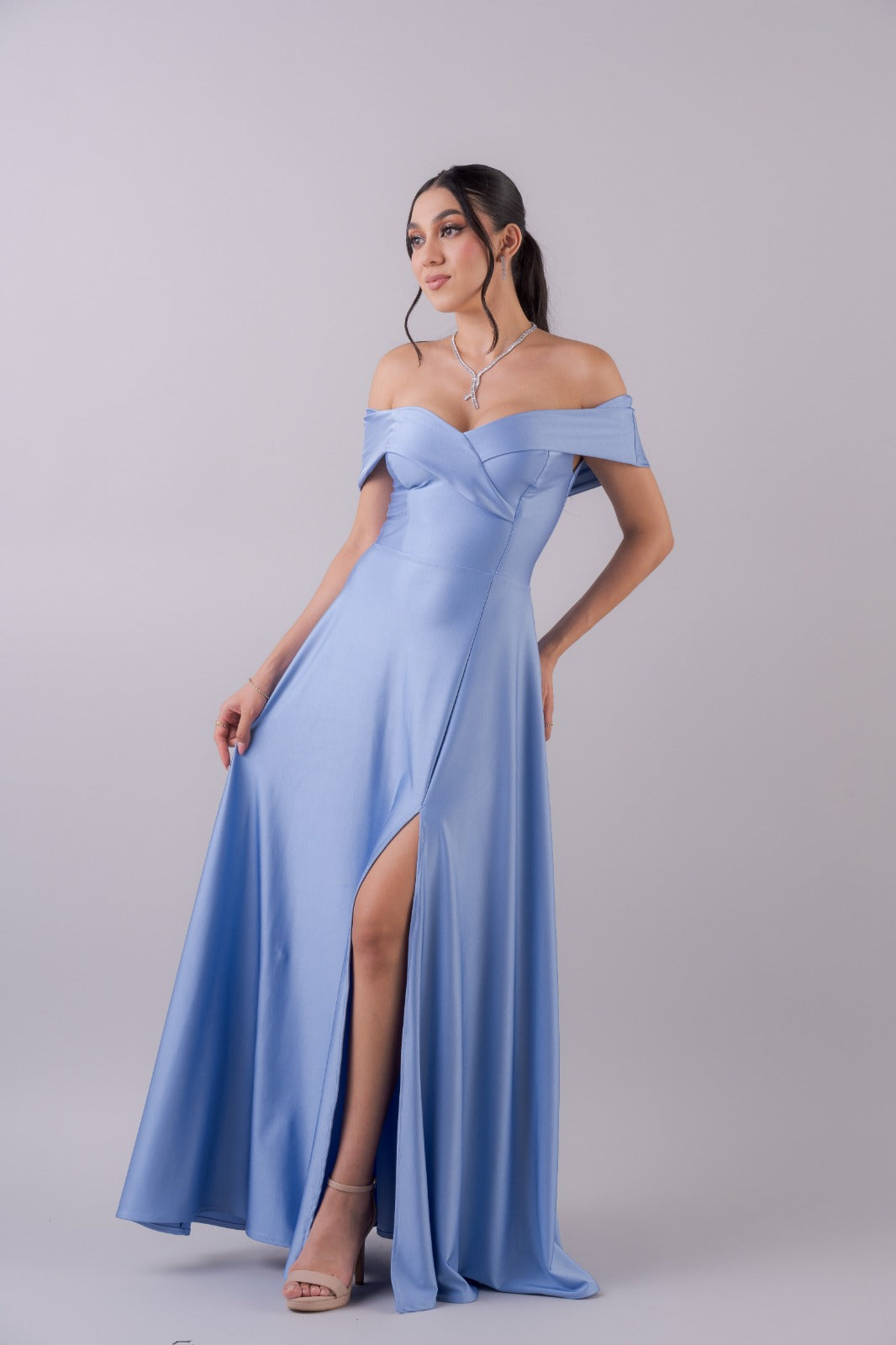 Vestido Largo con Solapa Corte Princesa