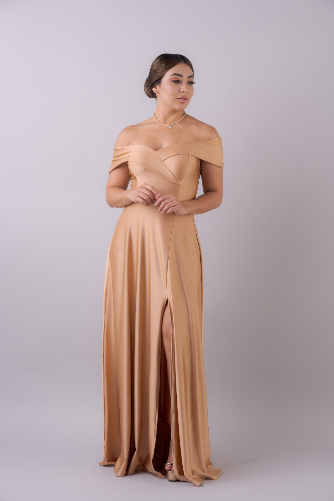 Vestido Largo con Solapa Corte Princesa