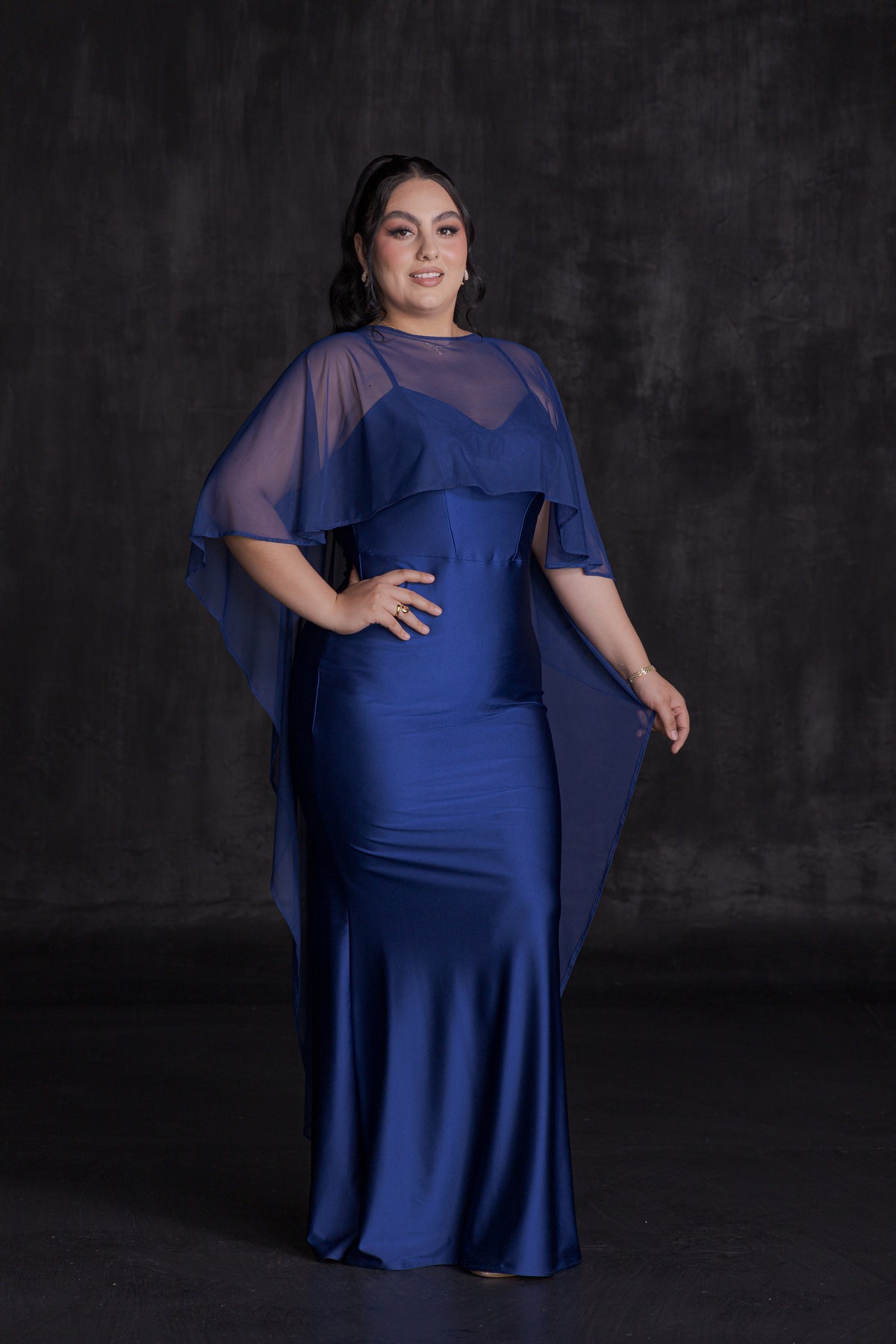 Vestido Largo de Gala Satin Corte Sirena y Capa Mesh