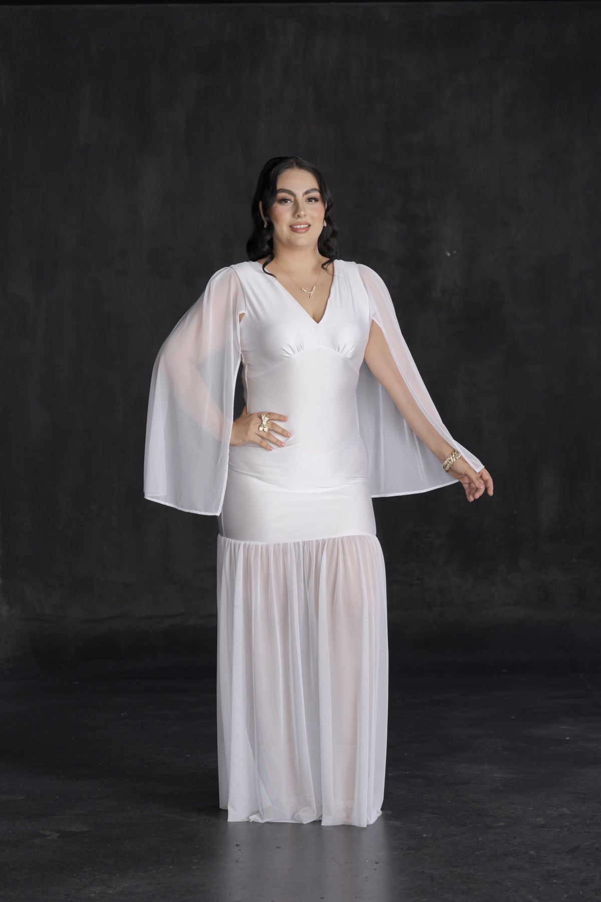Vestido Largo de Gala Licra con Mangas y Capa Mesh