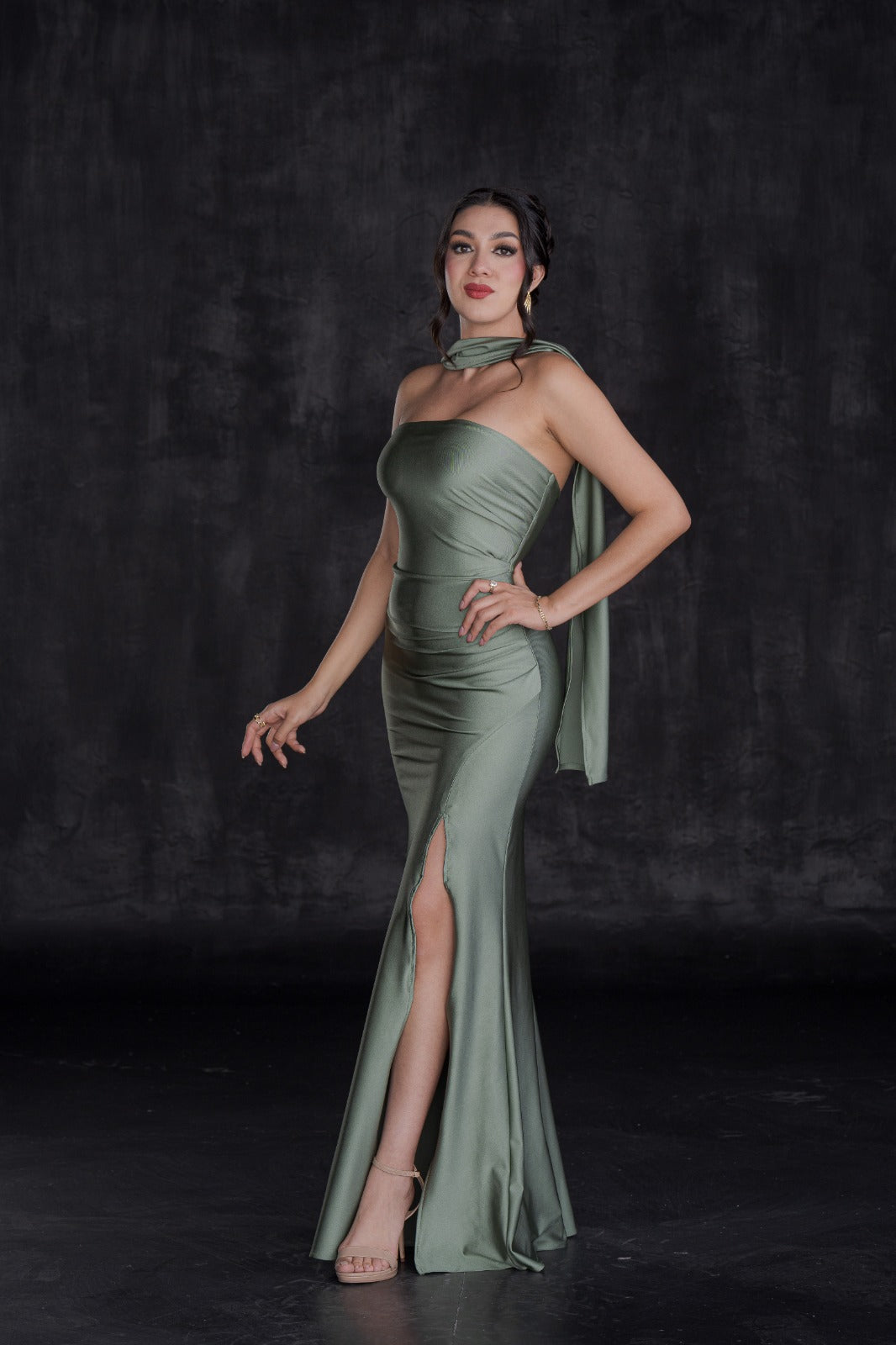 Vestido Largo Strapless de Gala con Mascada