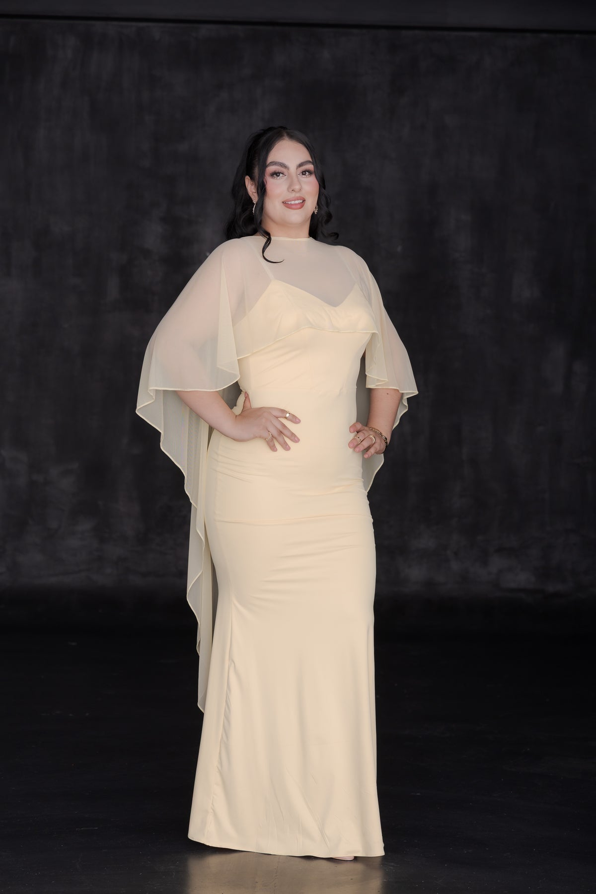 Vestido Largo de Gala Satin Corte Sirena y Capa Mesh
