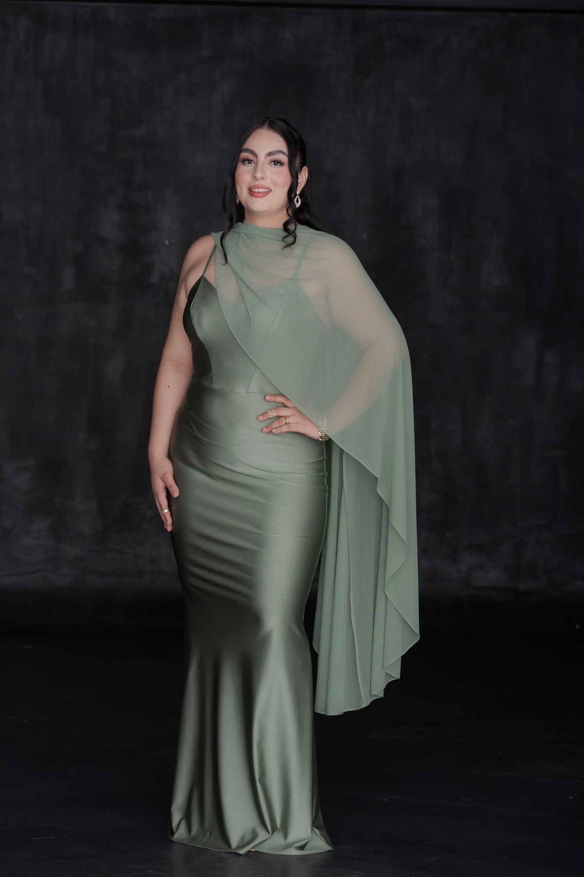 Vestido Largo de Gala Satin Corte Sirena y Capa Mesh