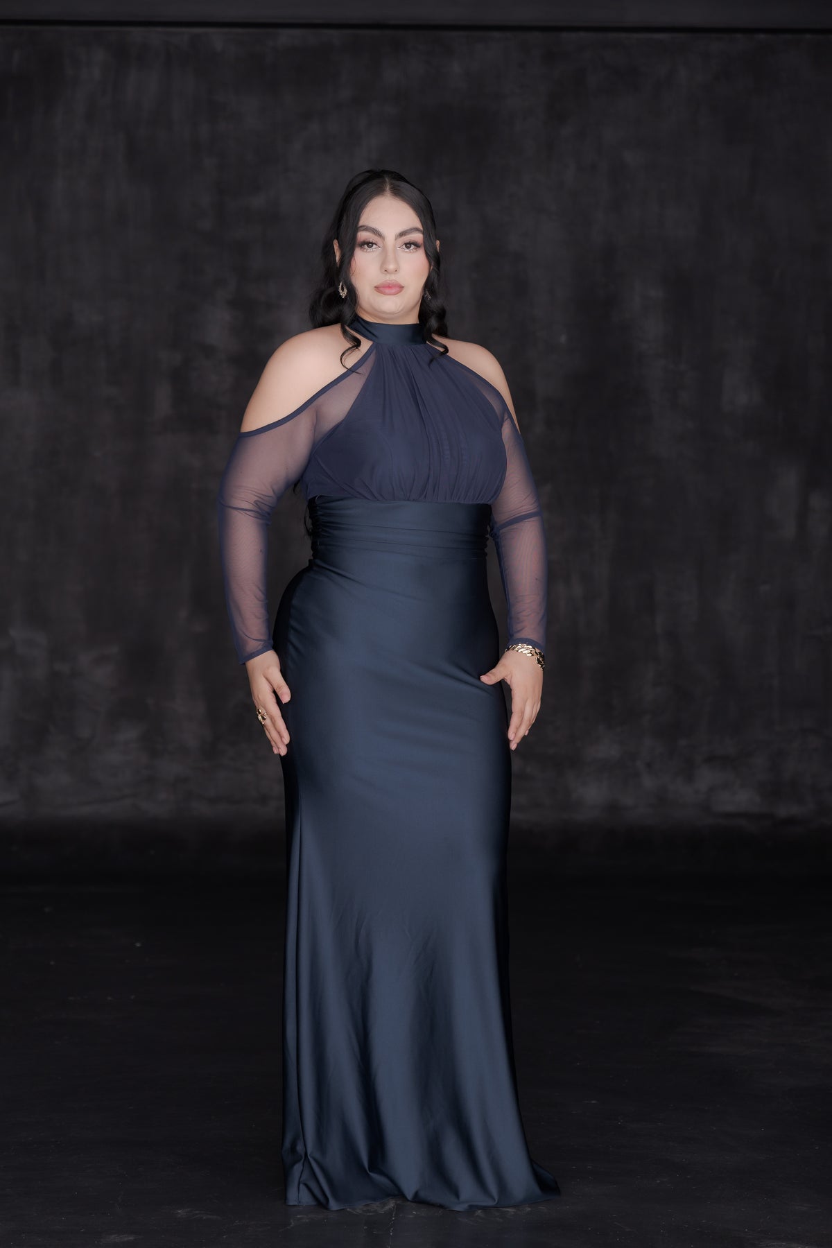 Vestido Largo de Elegante con Manga Larga Mesh y Hombros Descubiertos