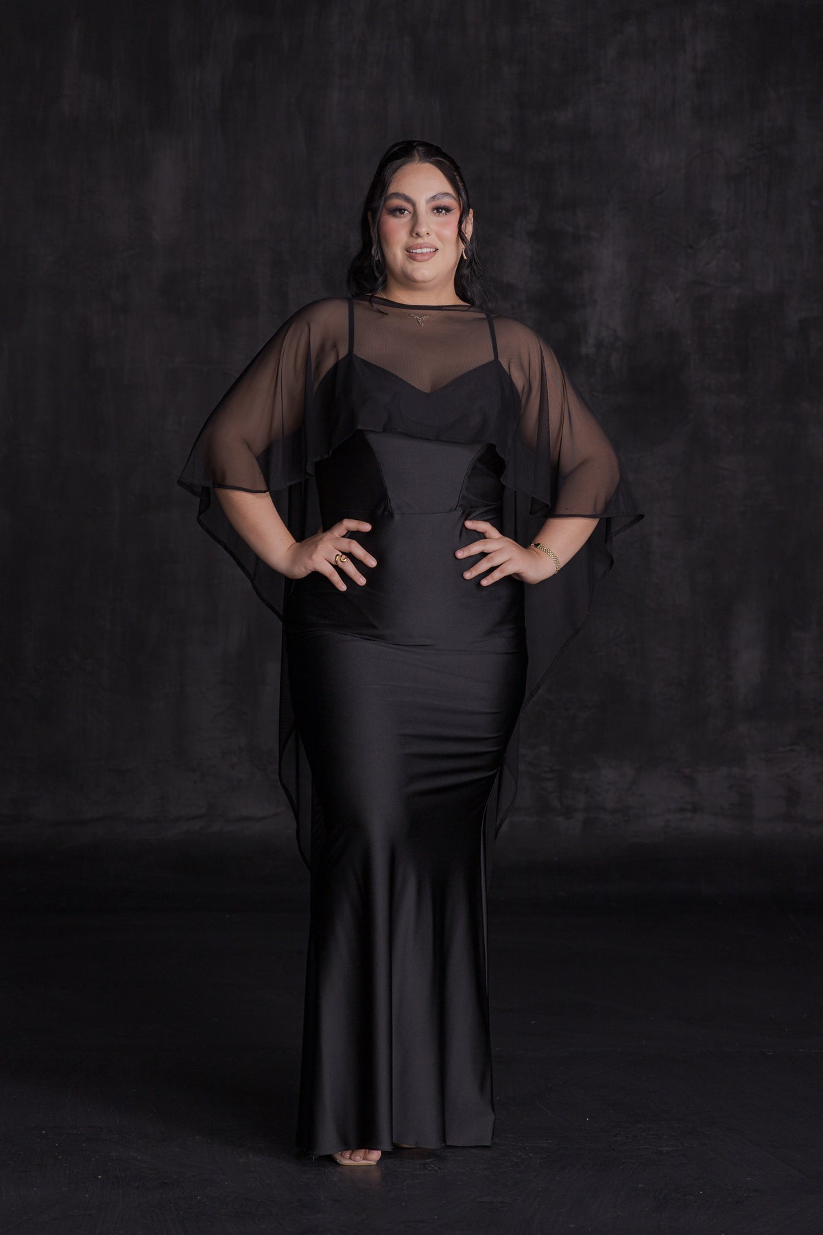 Vestido Largo de Gala Satin Corte Sirena y Capa Mesh