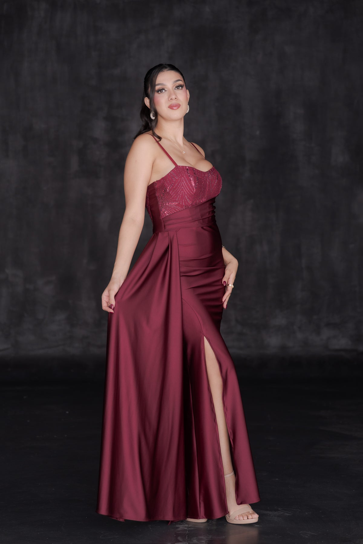 Vestido Elegante Top Lentejuela y Falda Satín